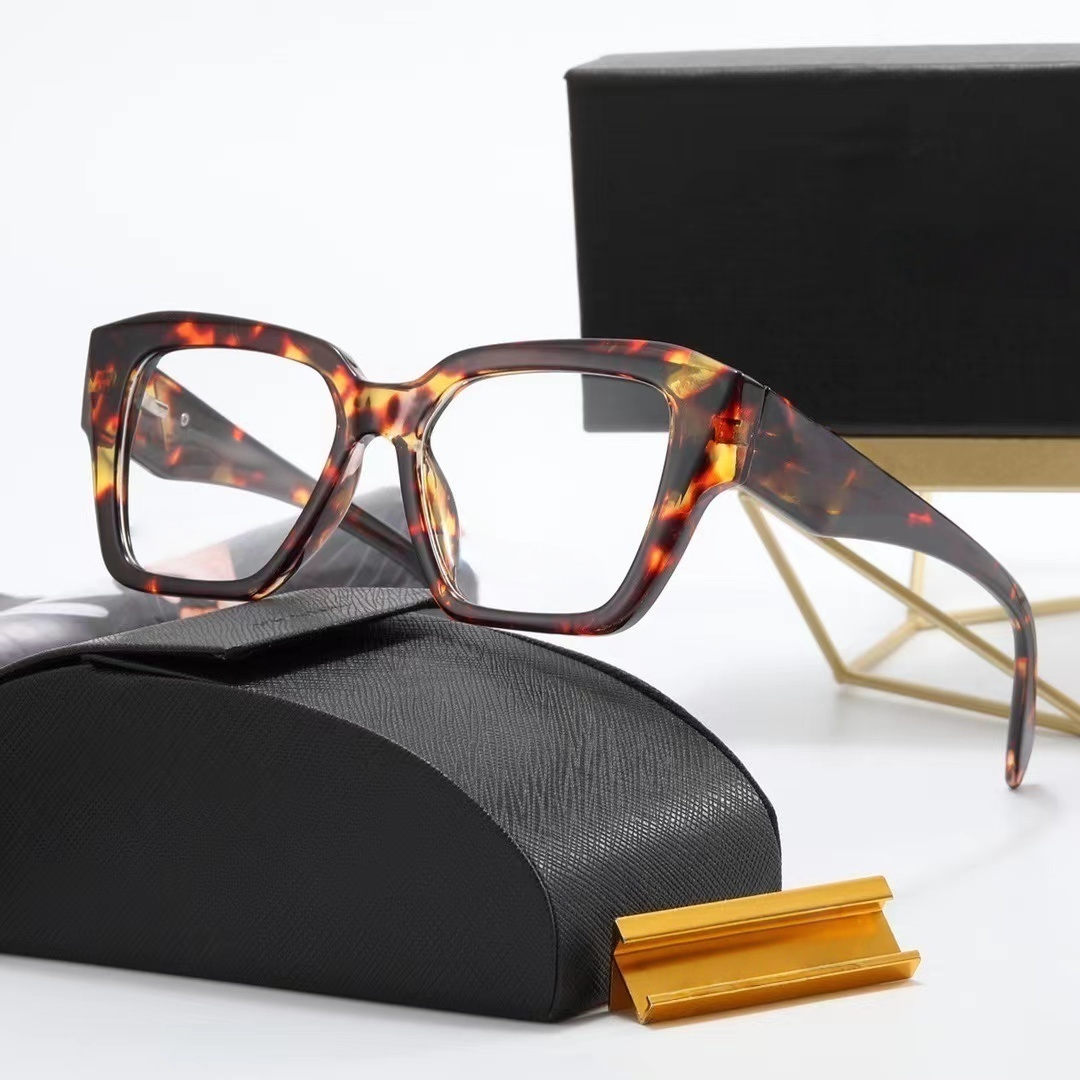 T588-1074 Fashionable small frame sunglasses, trendy sunglasses