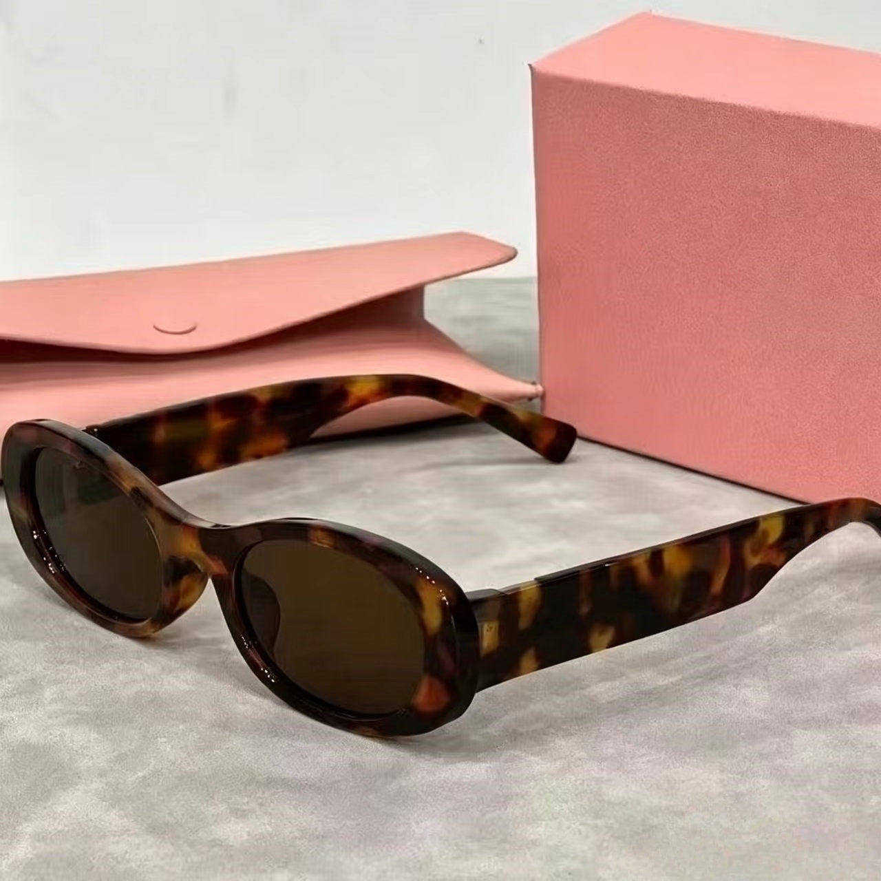 T588-1169 Personalized, fashionable, trendy UV resistant glasses