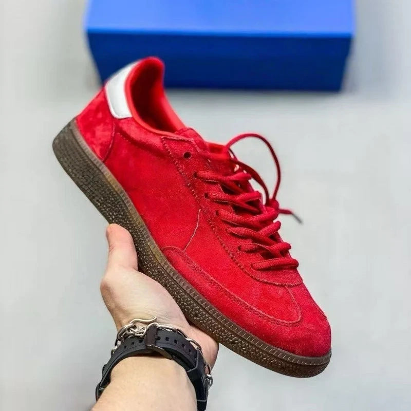 T588-1230  Casual, loose, comfortable, soft soled sports shoes