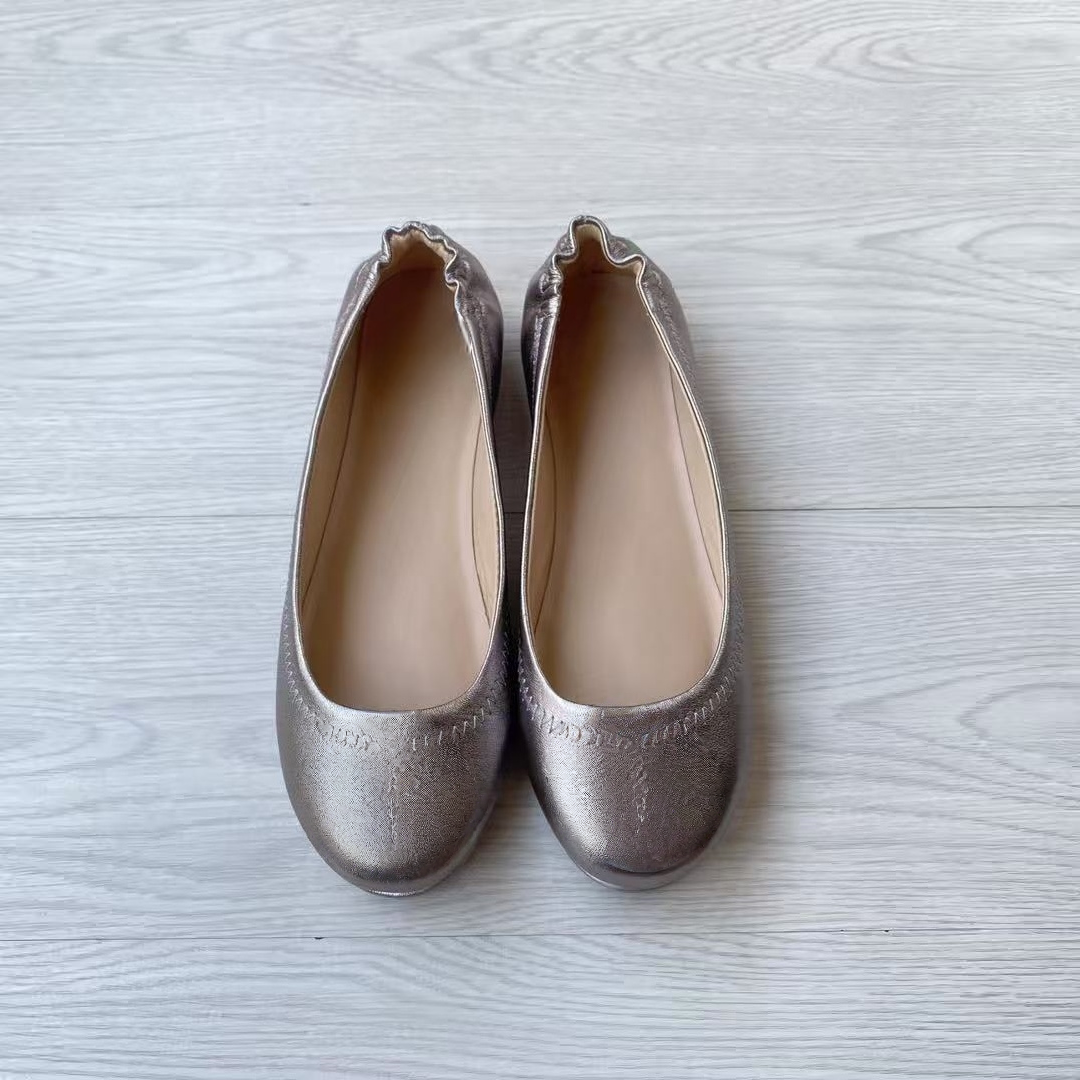 T588-1258   Shallow mouthed women wear single shoes with soft sole
