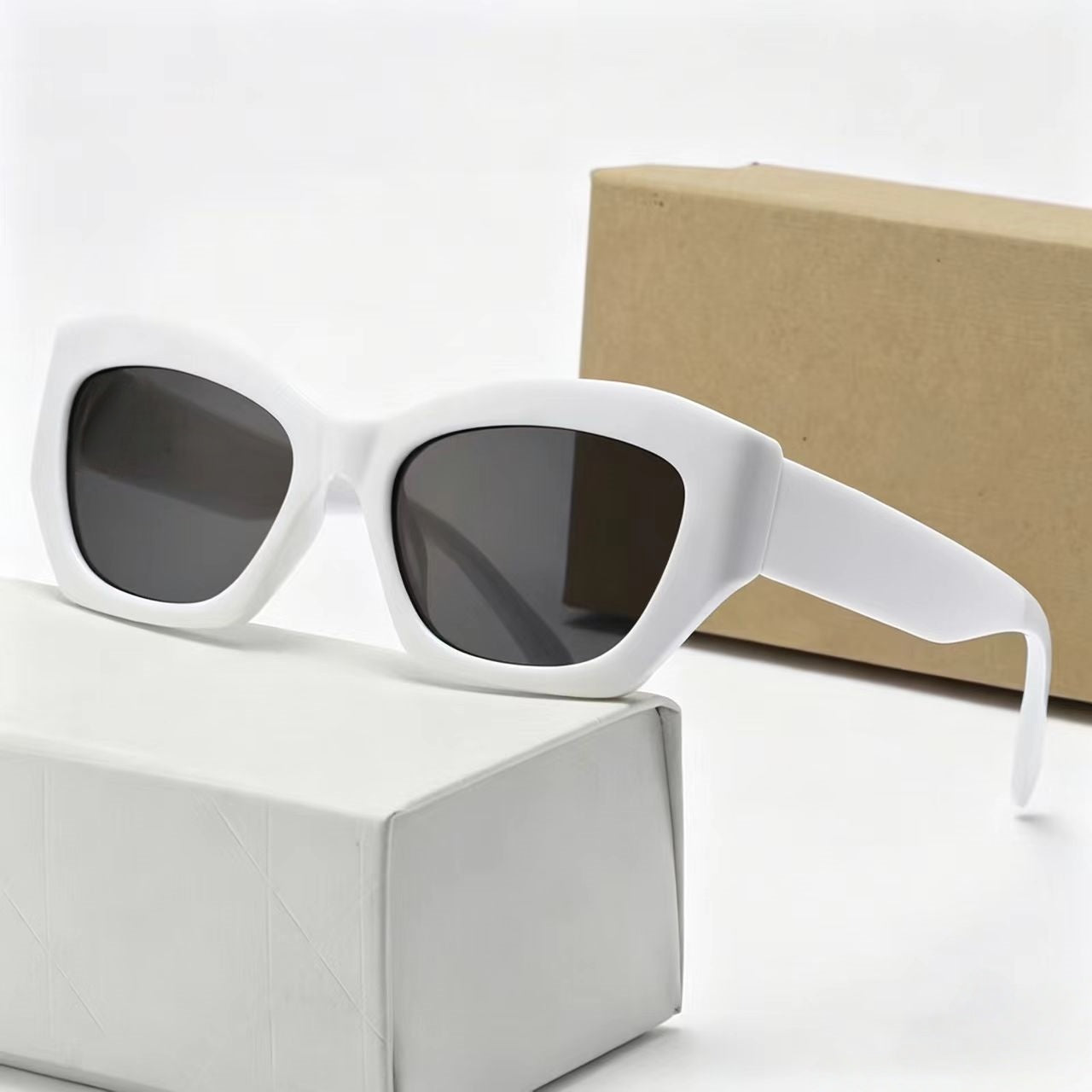 T588-1116 Fashionable and versatile blackout sunglasses, personalized and trendy