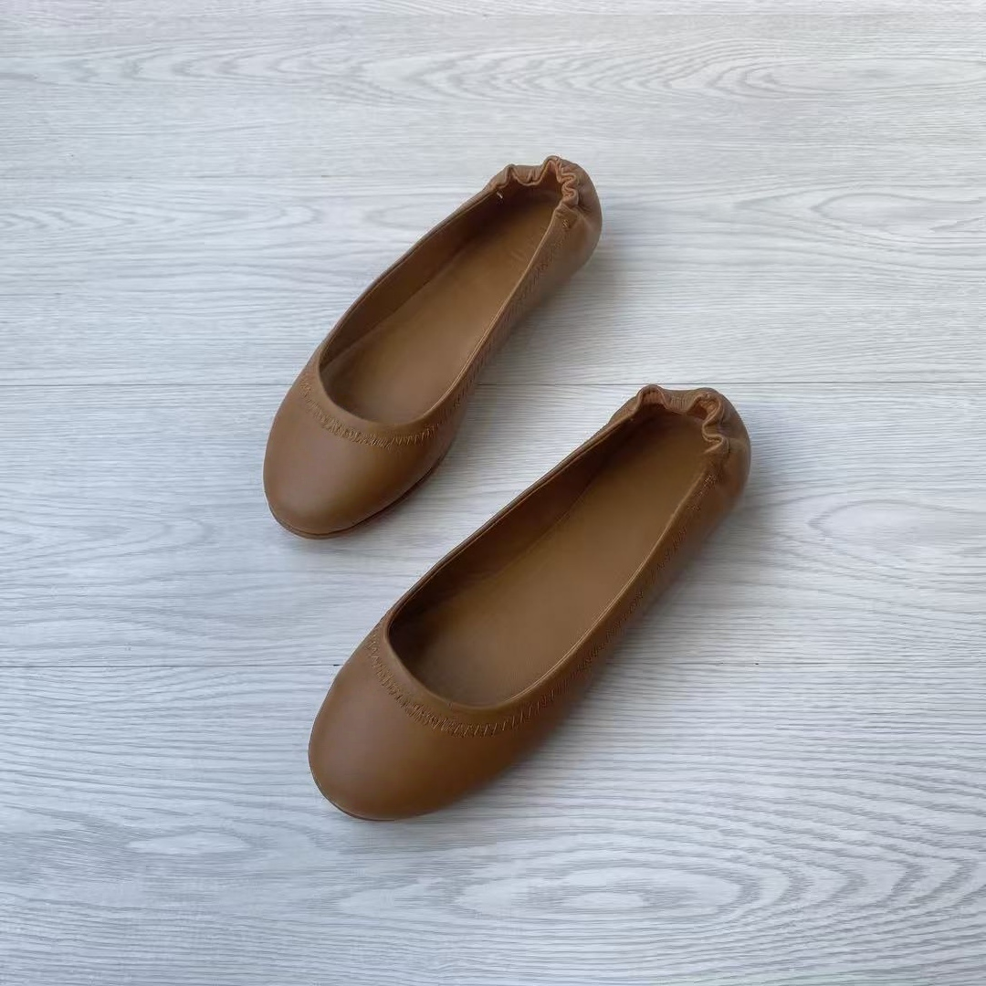 T588-1258   Shallow mouthed women wear single shoes with soft sole